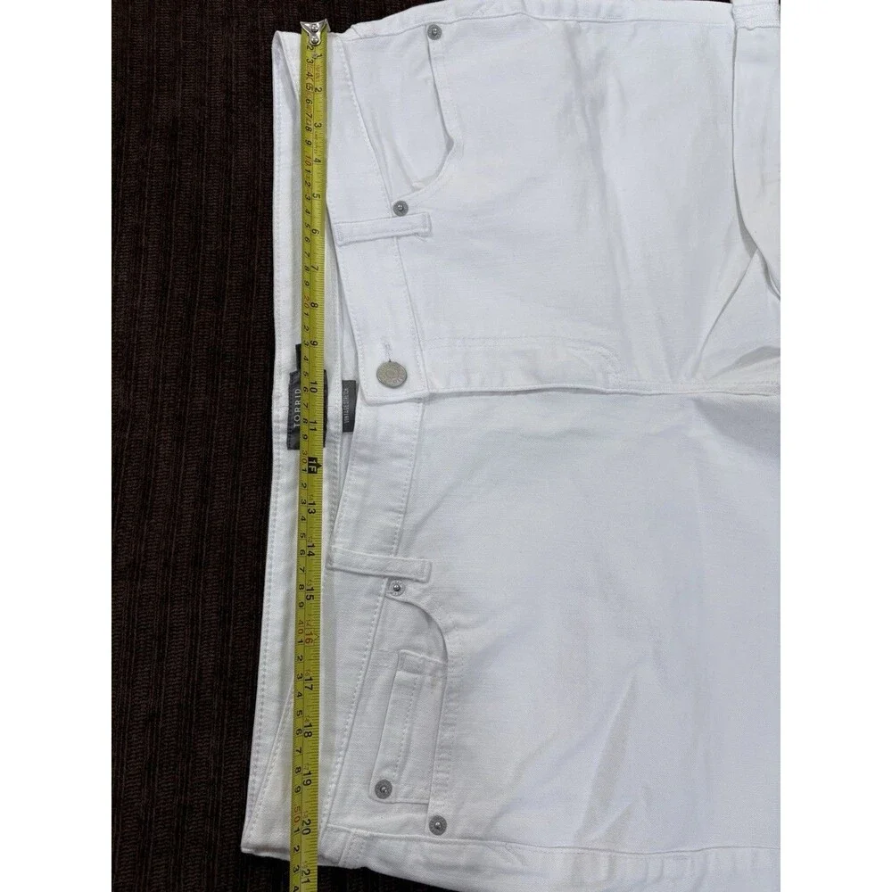 Torrid White Denim Shorts Women Size 20 Mid Rise Vintage Stretch Cuff